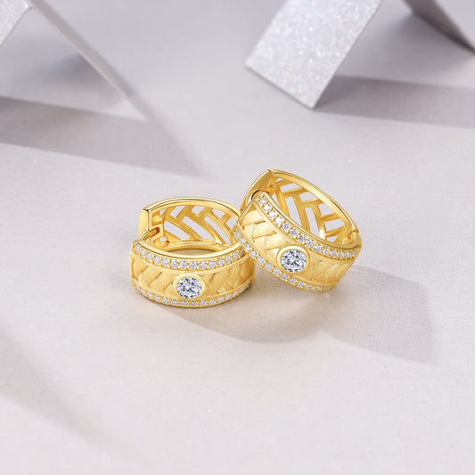 A Luxurious And Fashionable Minimalist Jewelry Earring Set Featuring Top-quality Moissanite Stones, Made Of S925 Silver Electroplated With Gold.