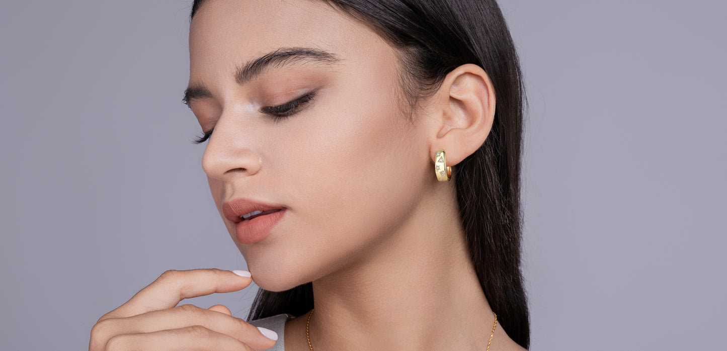 Star Track - Luxurious And Fashionable Minimalist Jewelry Earrings Featuring Top-quality Moissanite. Made Of S925 Silver Electroplated With Gold.