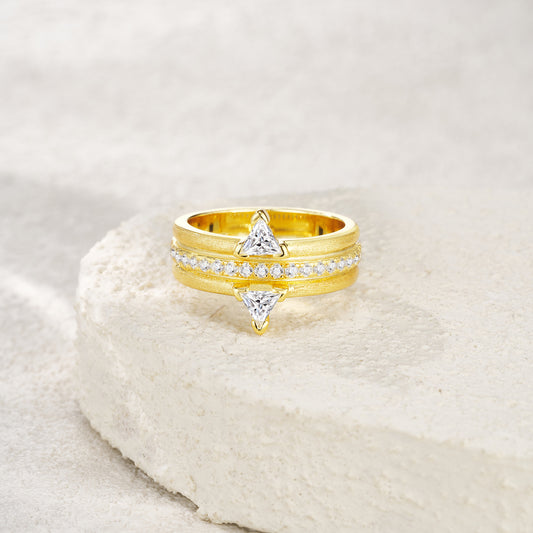 Engraved With Top-quality Moissanite, This Luxurious And Fashionable Minimalist Jewelry Set Features Silver Pieces Electroplated With Gold.