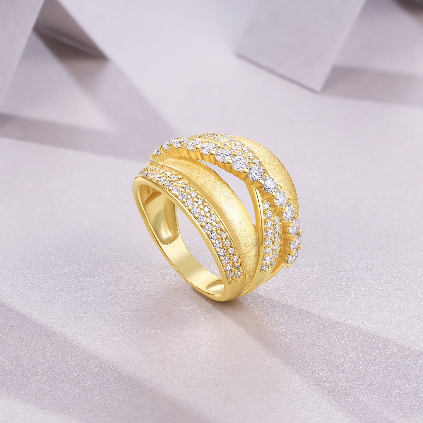 Engraved With Top-quality Moissanite, This Luxurious And Fashionable Minimalist Jewelry Set Features Silver Pieces Electroplated With Gold.