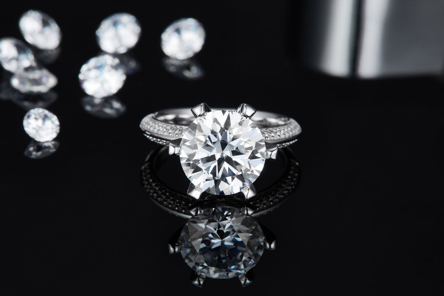 A 5-carat Luxury And Fashionable Light Luxury Jewelry Silver Ring Set With Top-quality Moissanite, S925 Silver Plated With Platinum