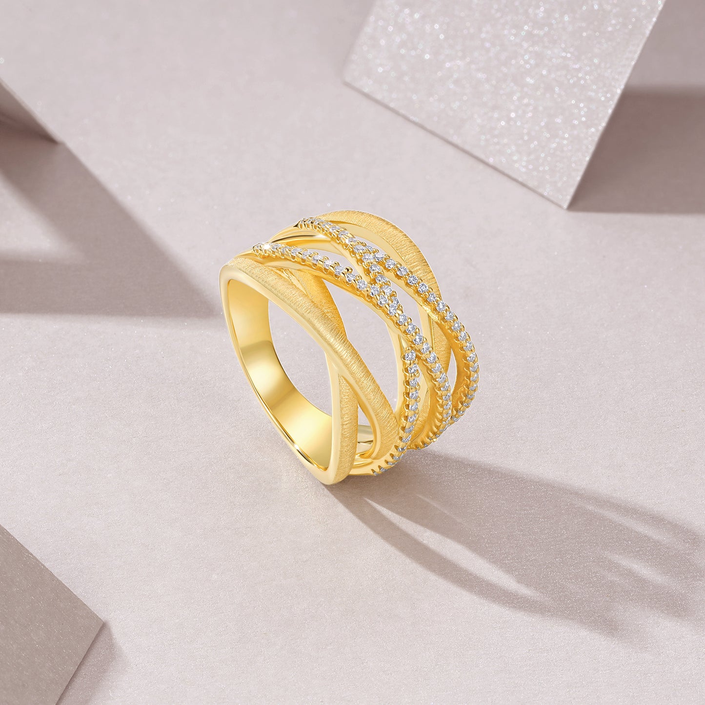 Engraved With Top-quality Moissanite, This Luxurious And Fashionable Minimalist Jewelry Set Features Silver Pieces Electroplated With Gold.