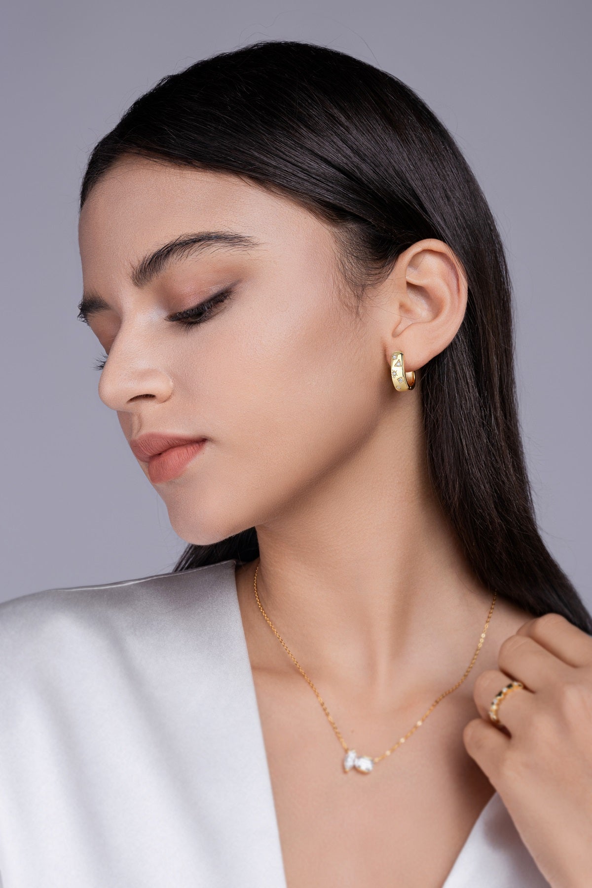 Star Track - Luxurious And Fashionable Minimalist Jewelry Earrings Featuring Top-quality Moissanite. Made Of S925 Silver Electroplated With Gold.