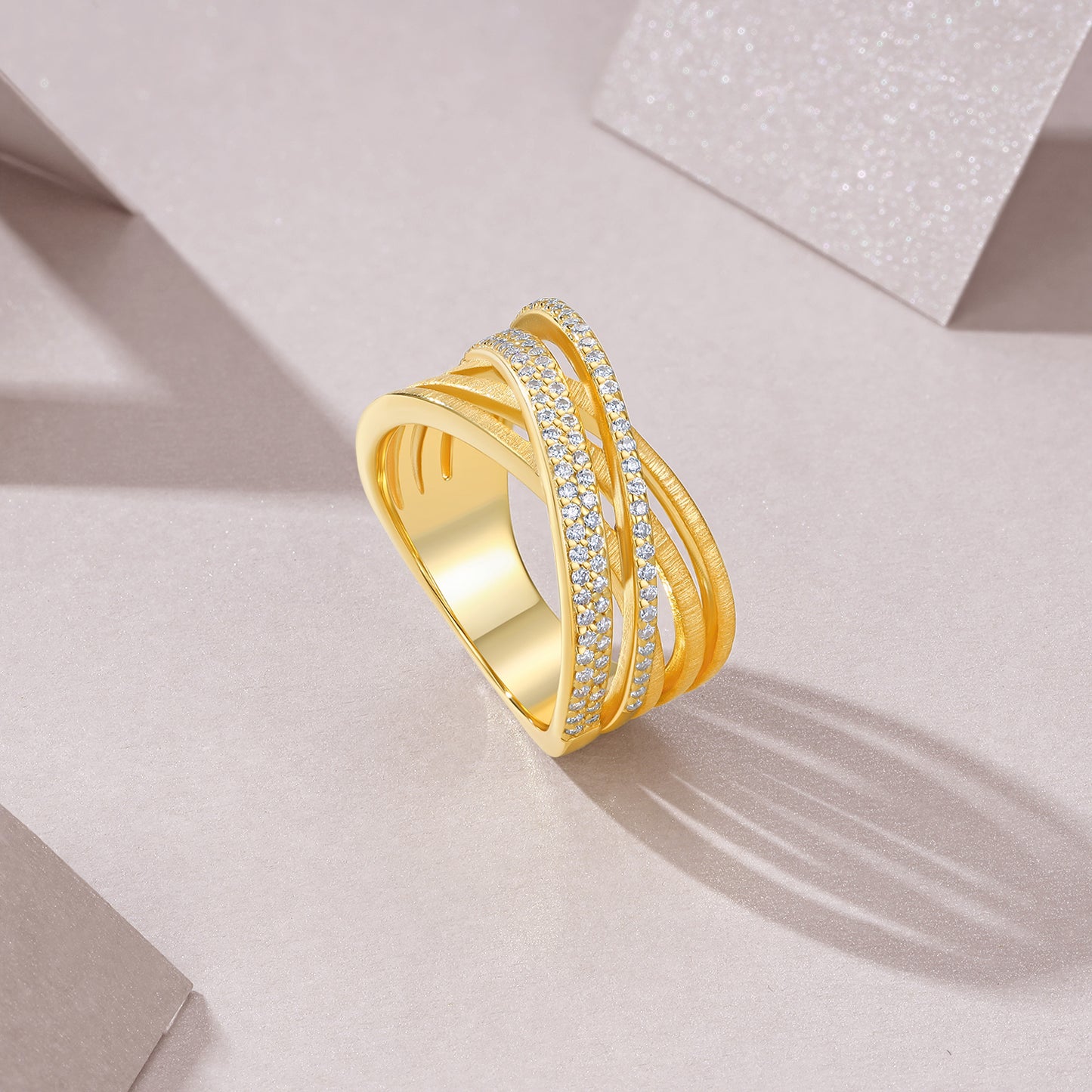 Engraved With Top-quality Moissanite, This Luxurious And Fashionable Minimalist Jewelry Set Features Silver Pieces Electroplated With Gold.