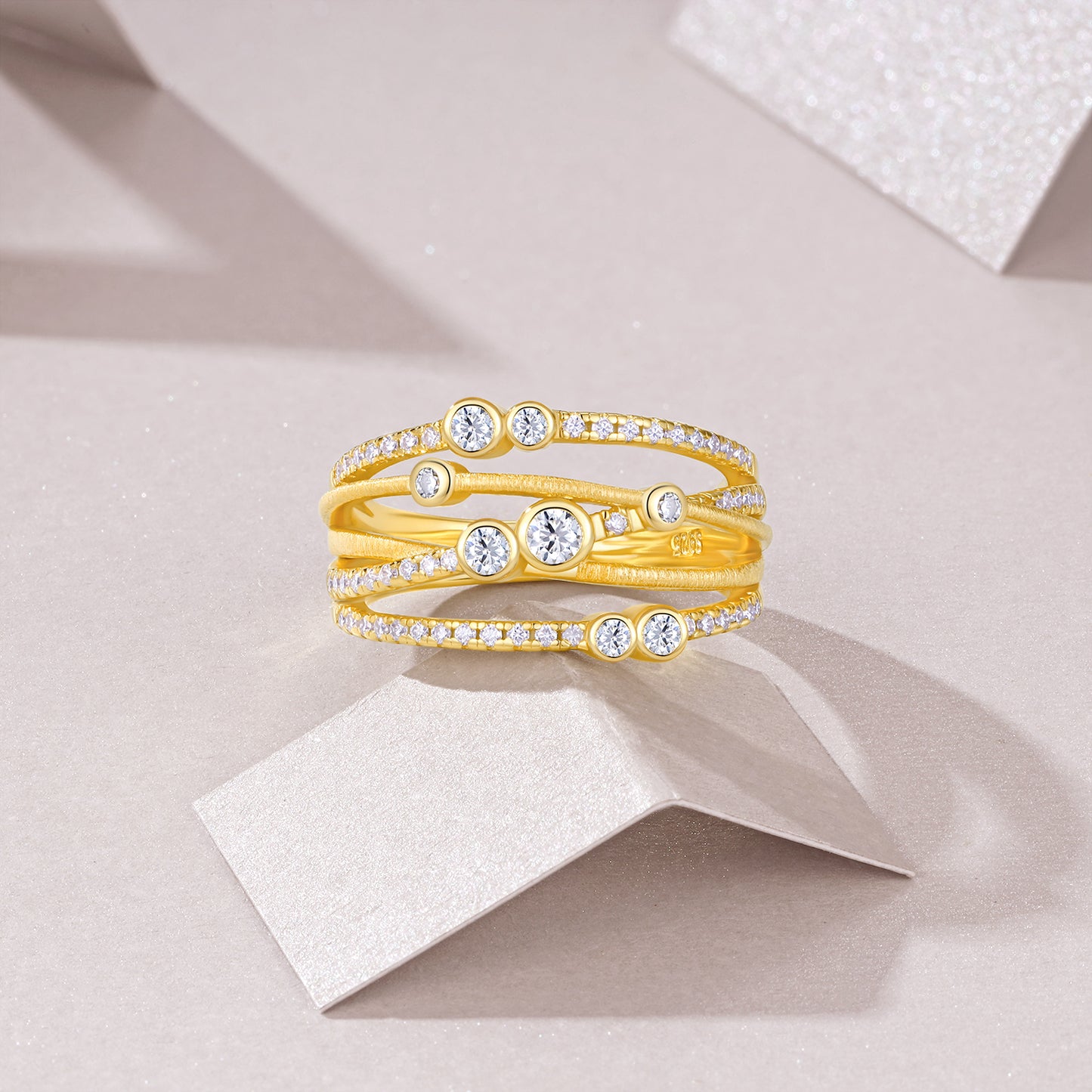 Engraved With Top-quality Moissanite, This Luxurious And Fashionable Minimalist Jewelry Set Features Silver Pieces Electroplated With Gold.