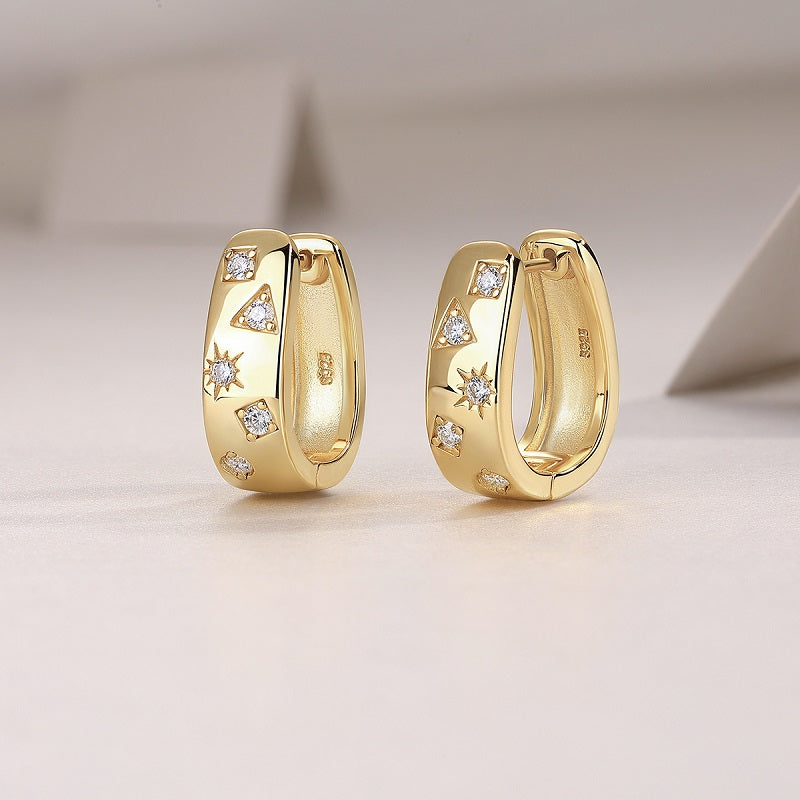 Star Track - Luxurious And Fashionable Minimalist Jewelry Earrings Featuring Top-quality Moissanite. Made Of S925 Silver Electroplated With Gold.