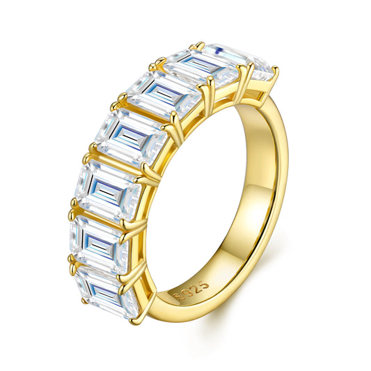 Engraved With Top-quality Moissanite, This Luxurious And Fashionable Minimalist Jewelry Set Features Silver Pieces Electroplated With Gold.
