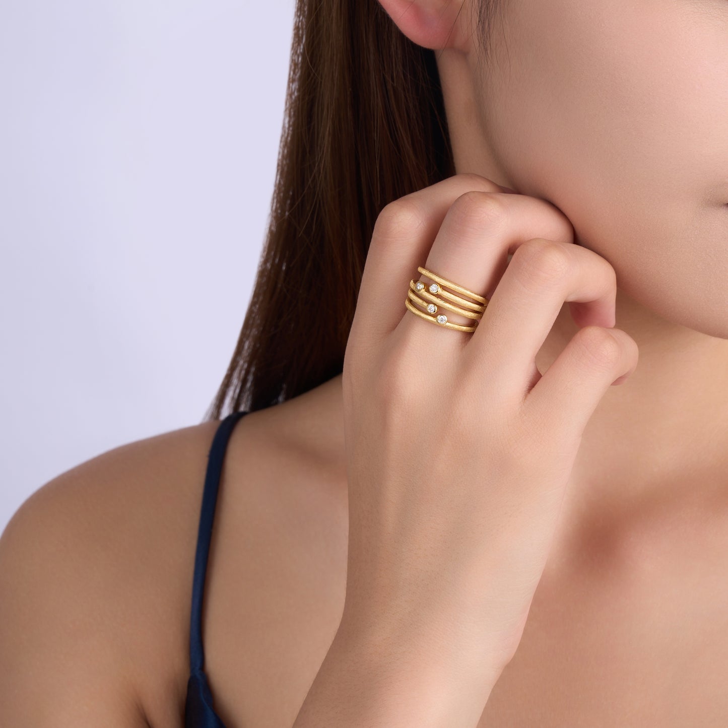 Engraved With Top-quality Moissanite, This Luxurious And Fashionable Minimalist Jewelry Set Features Silver Pieces Electroplated With Gold.