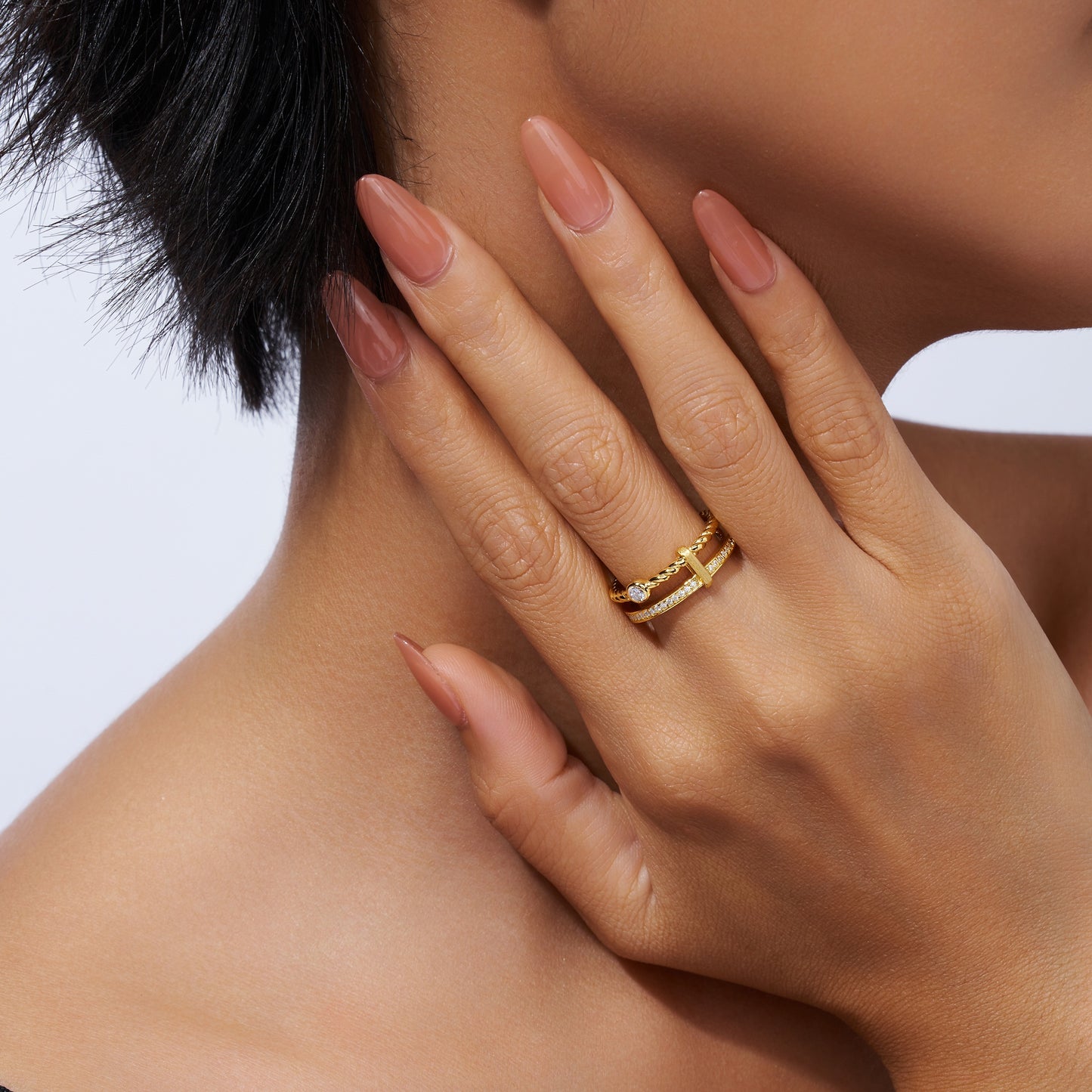 Engraved With Top-quality Moissanite, This Luxurious And Fashionable Minimalist Jewelry Set Features Silver Pieces Electroplated With Gold.