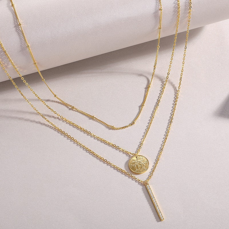 Engraved With Top-quality Moissanite, This Luxurious And Fashionable Minimalist Jewelry Consists Of A Silver Pendant Necklace, A Collar Chain, And S925 Silver Electroplated With Gold.