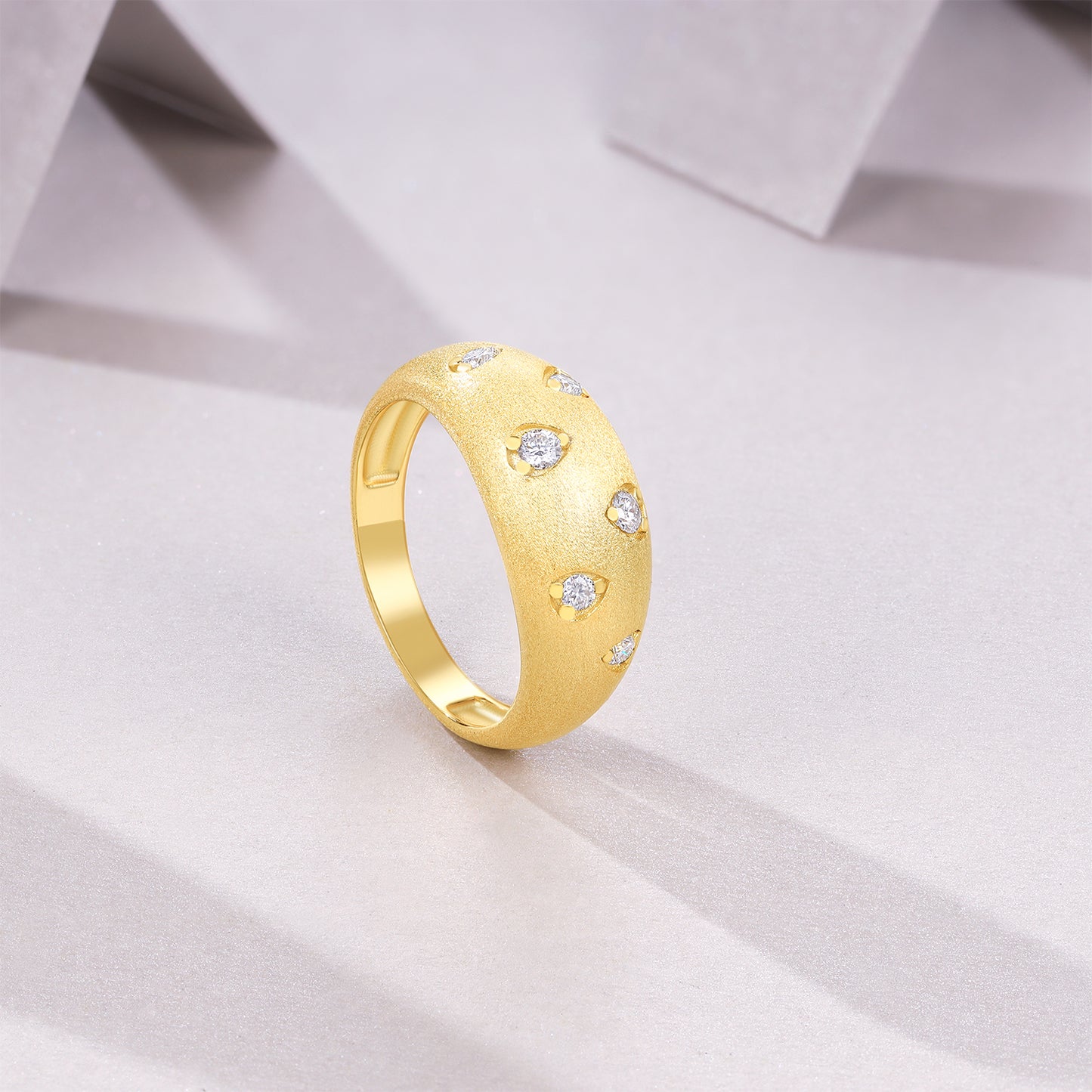 Engraved With Top-quality Moissanite, This Luxurious And Fashionable Minimalist Jewelry Set Features Silver Pieces Electroplated With Gold.