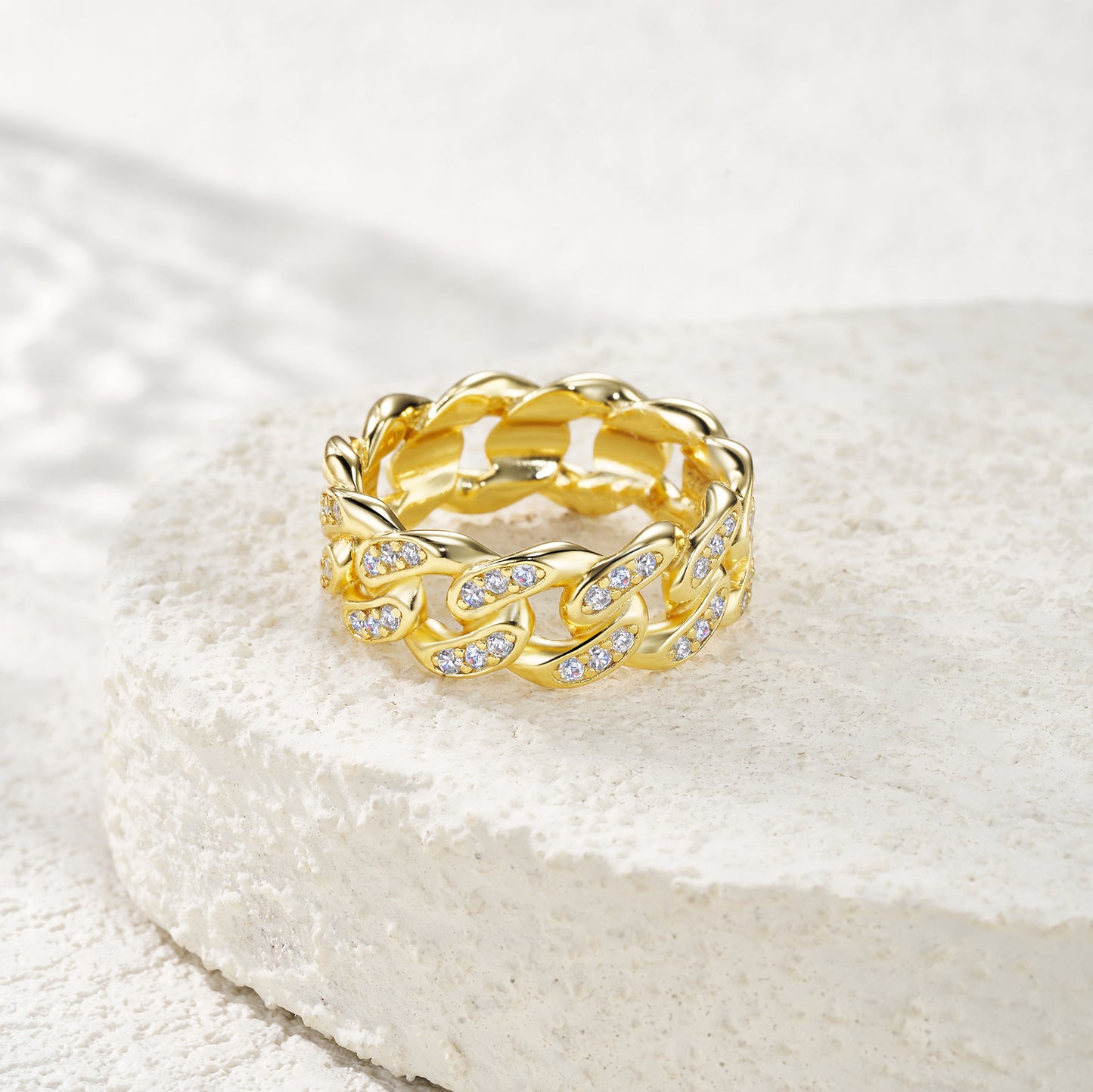 Engraved With Top-quality Moissanite, This Luxurious And Fashionable Minimalist Jewelry Set Features Silver Pieces Electroplated With Gold.